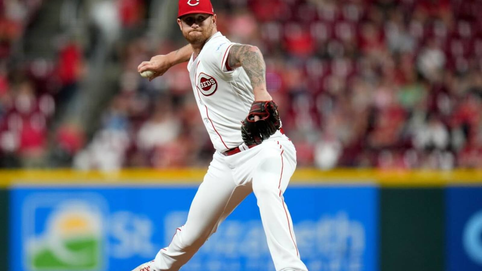 Former Cincinnati Reds Pitcher Signs with the Cleveland Guardians