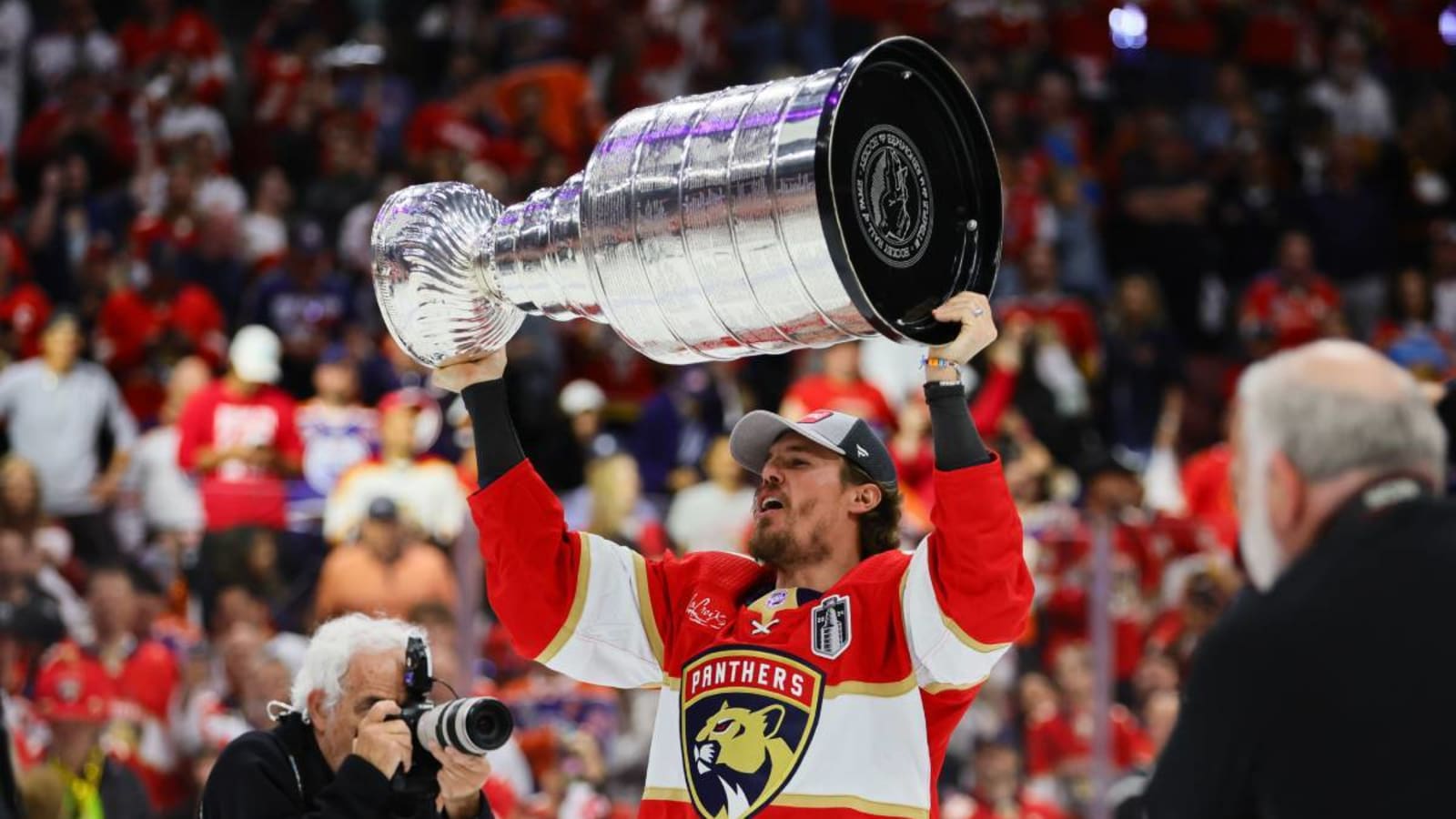 Top 5 NHL UFA centers still available