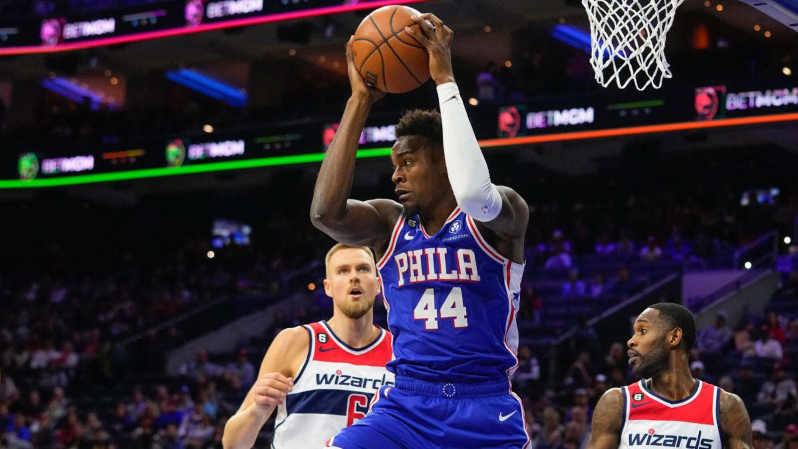 Sixers’ Paul Reed Pulls Up, Gets Some Buckets In Philly Pro-AM