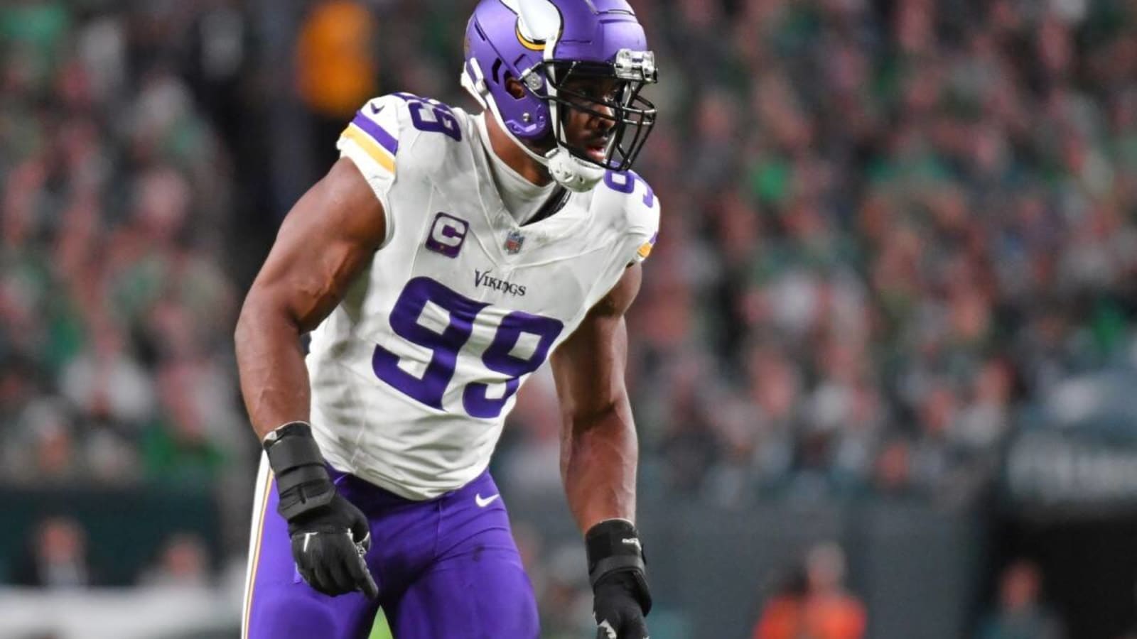 Vikings face big decision on Danielle Hunter, who wants to return