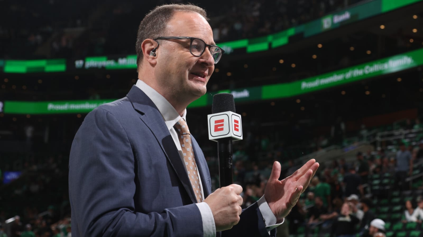 Adrian Wojnarowski Is Making Shockingly Low Salary At St. Bonaventure