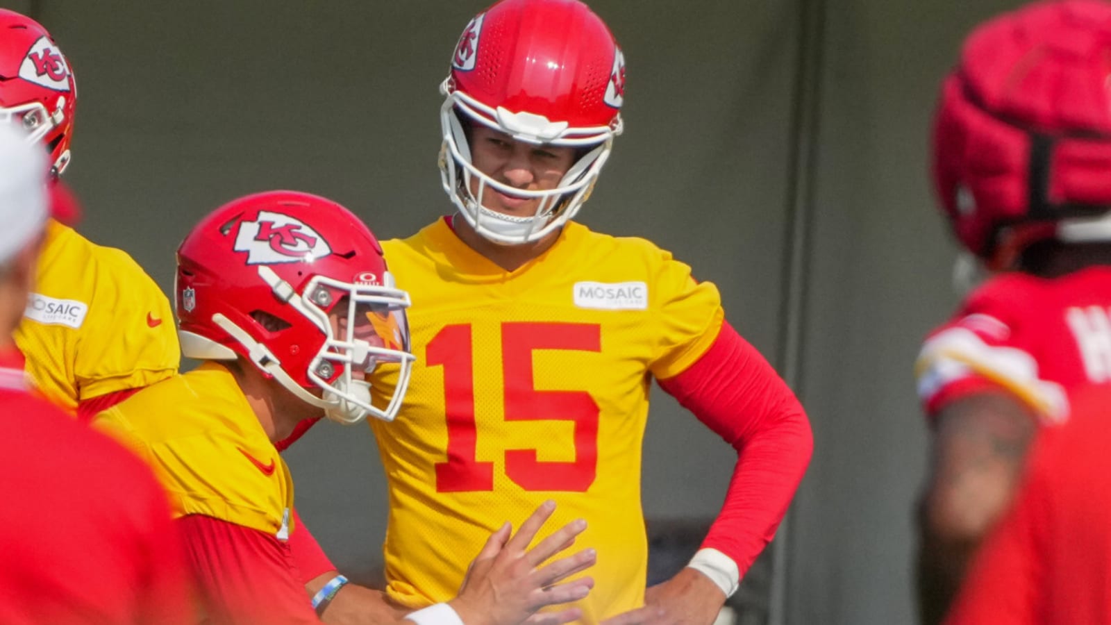 Patrick Mahomes Faces Potential Backup QB Change After Carson Wentz News