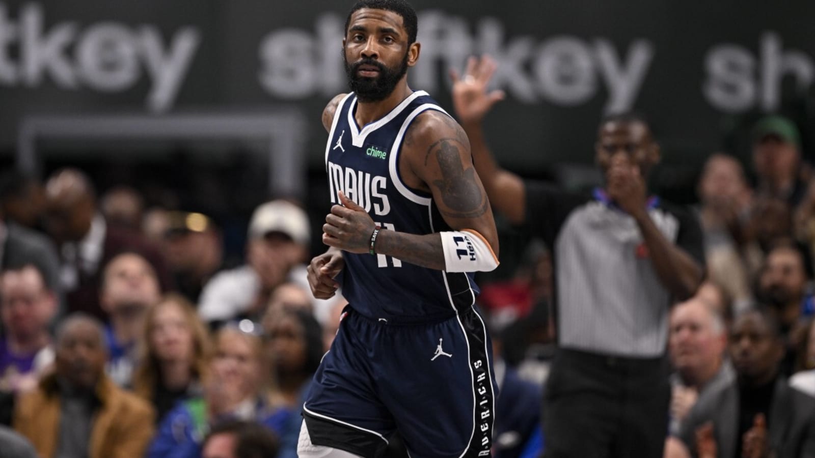 Kyrie Irving Calls Out Fan On Stream For Asking To Put His Sister Asia On Full Screen