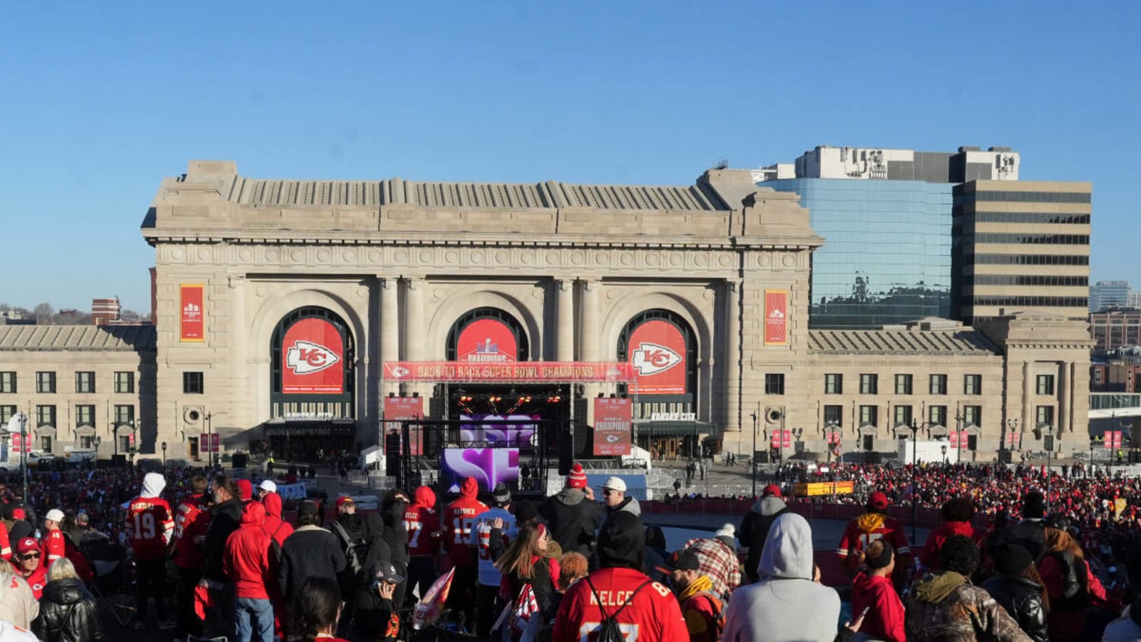 Chiefs, NFL, Taylor Swift Donate in Response to KC Shooting