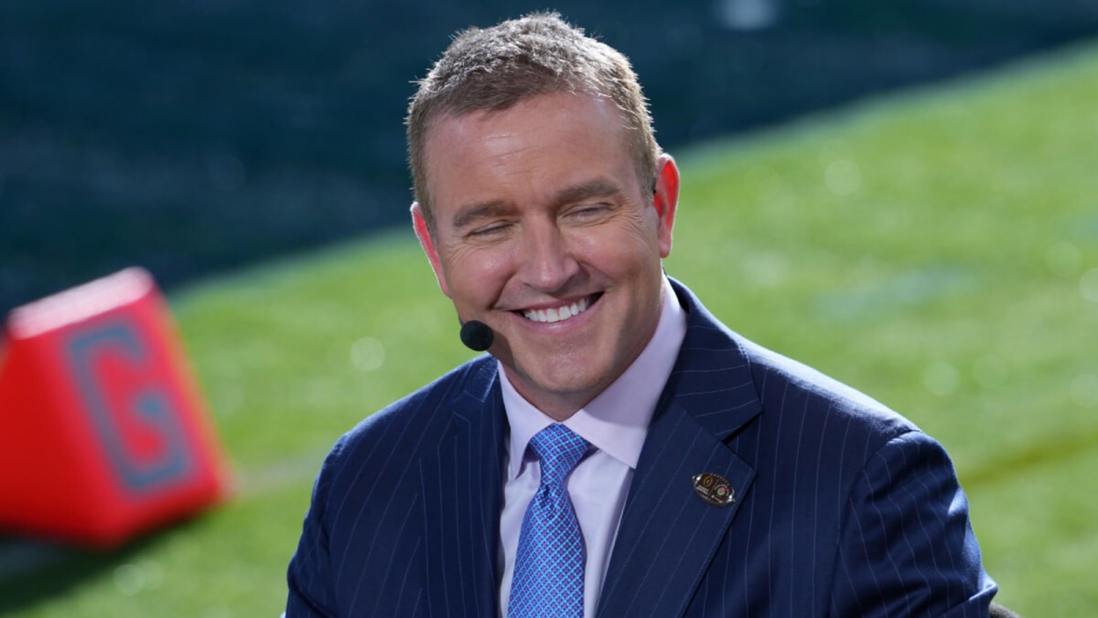 Kirk Herbstreit&#39;s Postwalk Press Conference With His Golden Retrievers Is Adorable