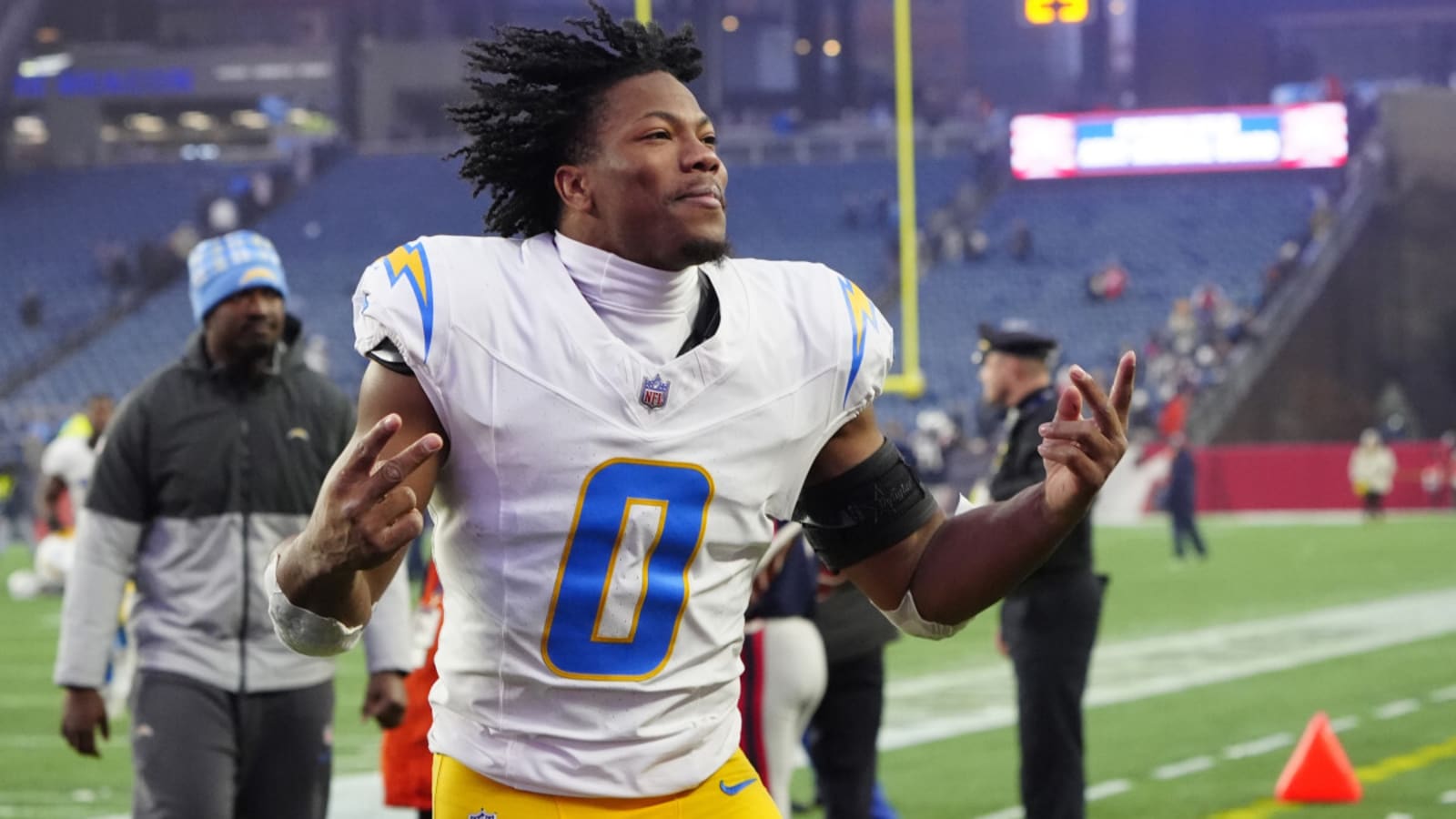 NFL just surprised Chargers LB Daiyan Henley with a deserved raise after breakout performance during 2024 NFL season