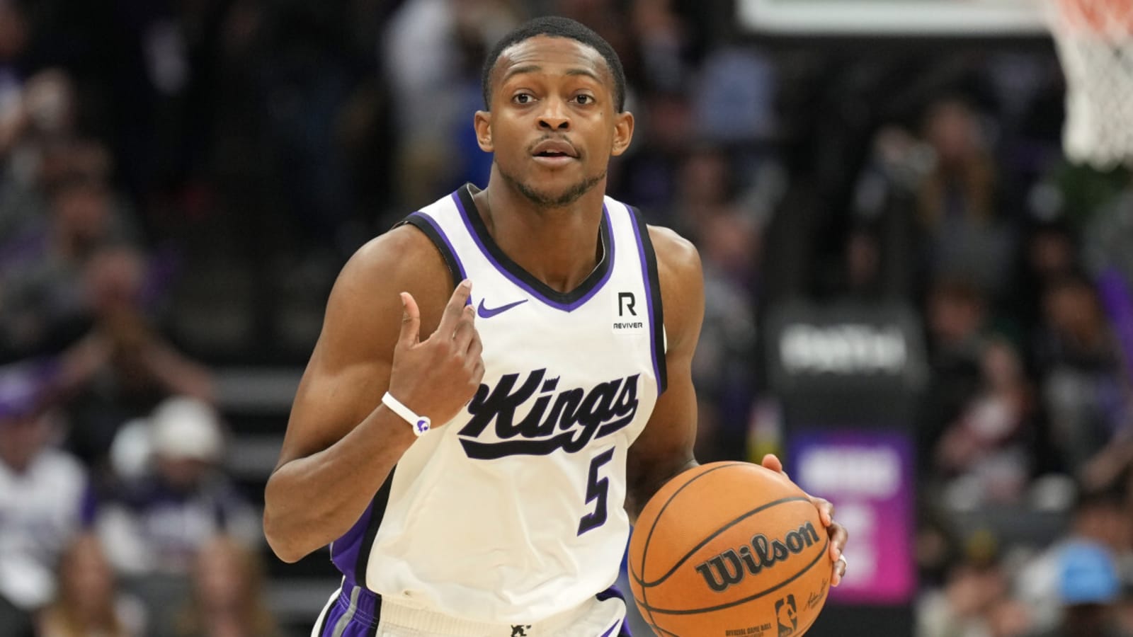 De’Aaron Fox’s Spurs Jersey Number Revealed After Kings Trade