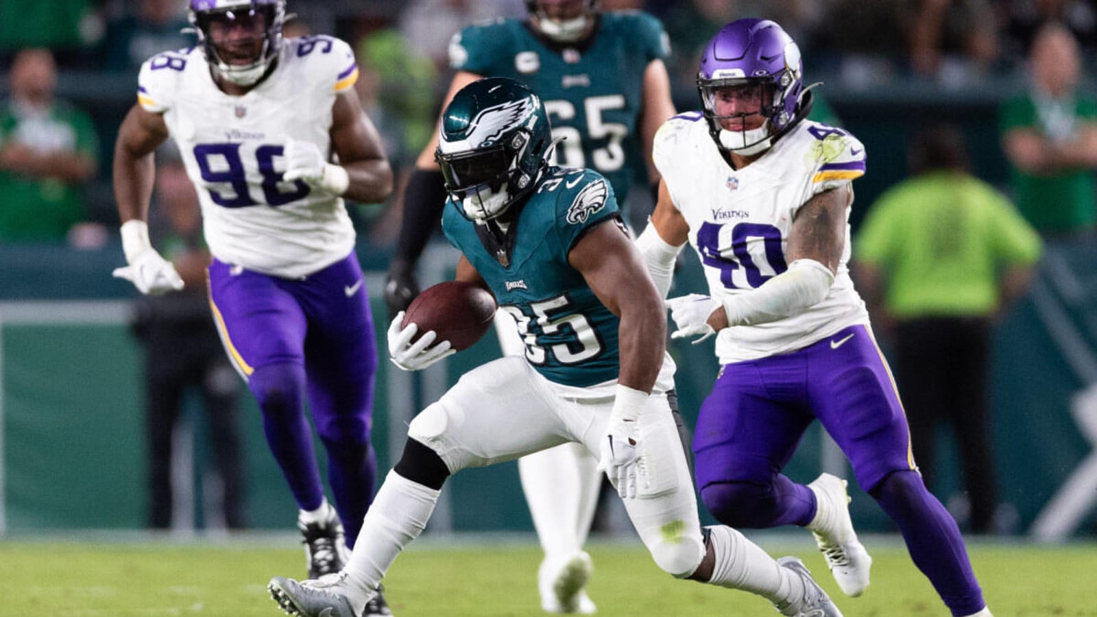 Eagles&#39; Jason Kelce praises Vikings rookie LB Ivan Pace Jr.