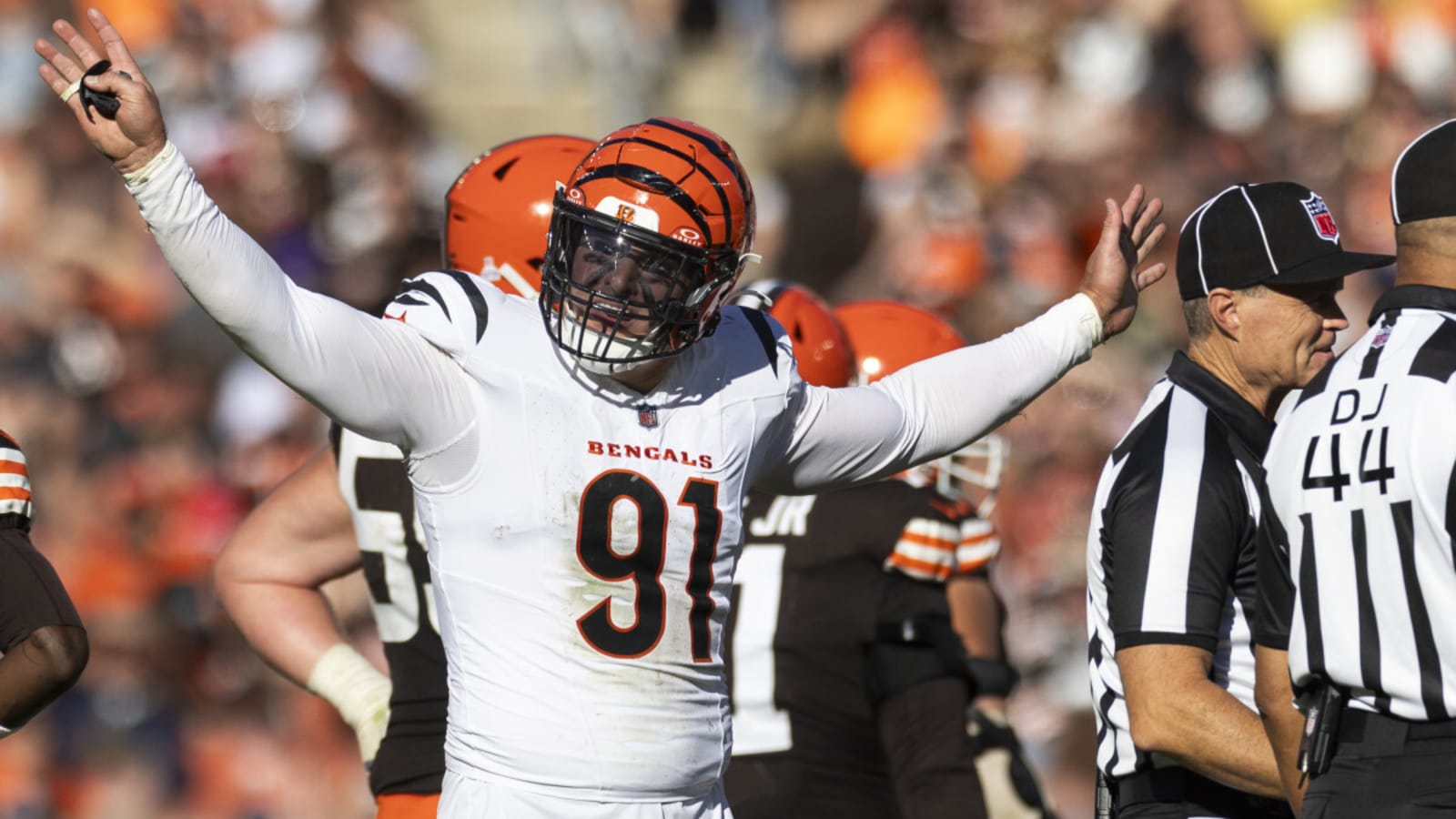 Colts Linked to Trey Hendrickson in Tempting Trade Scenario With Bengals