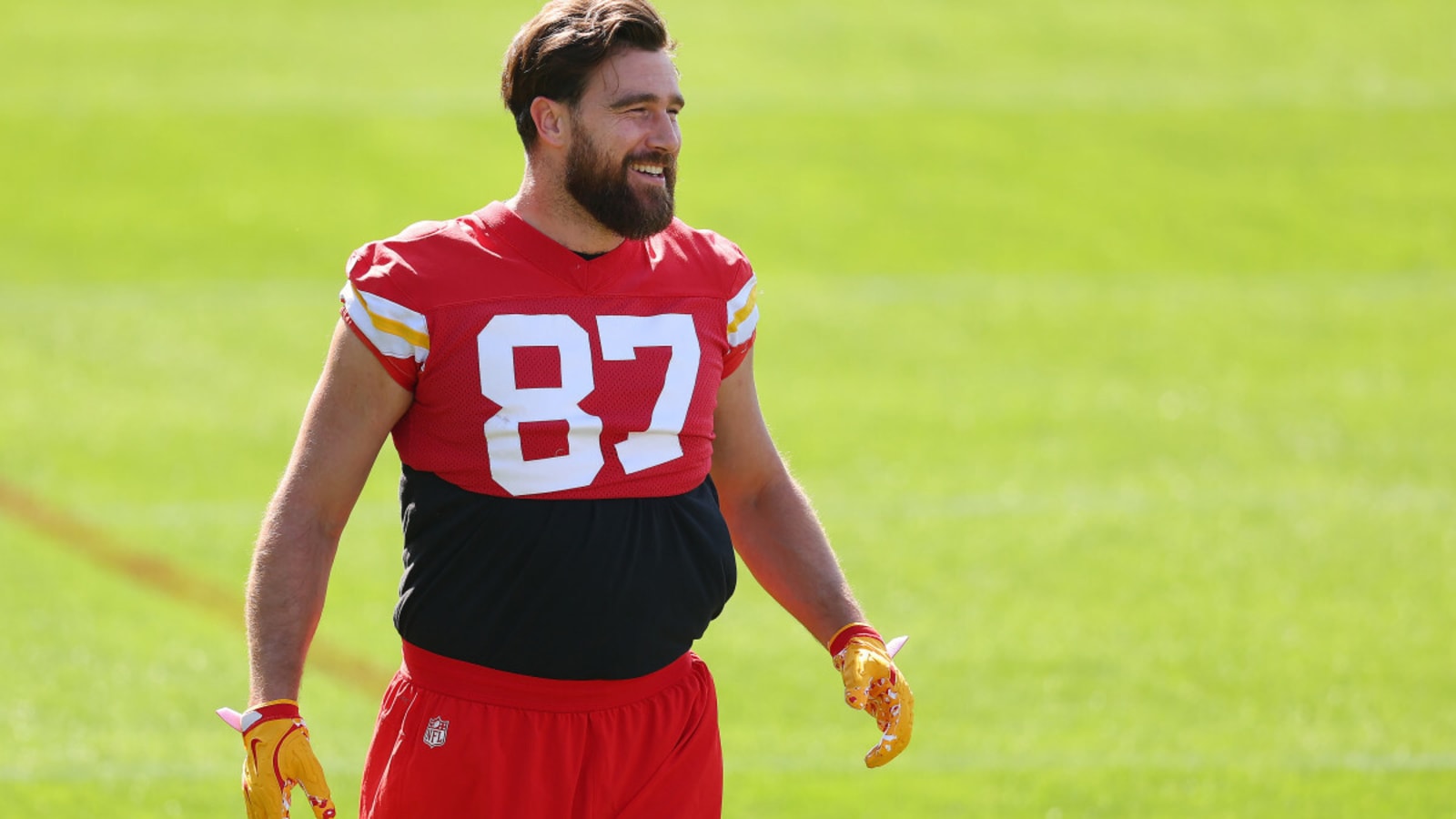 Travis Kelce&#39;s True Character On Display During Fight At Chiefs Practice