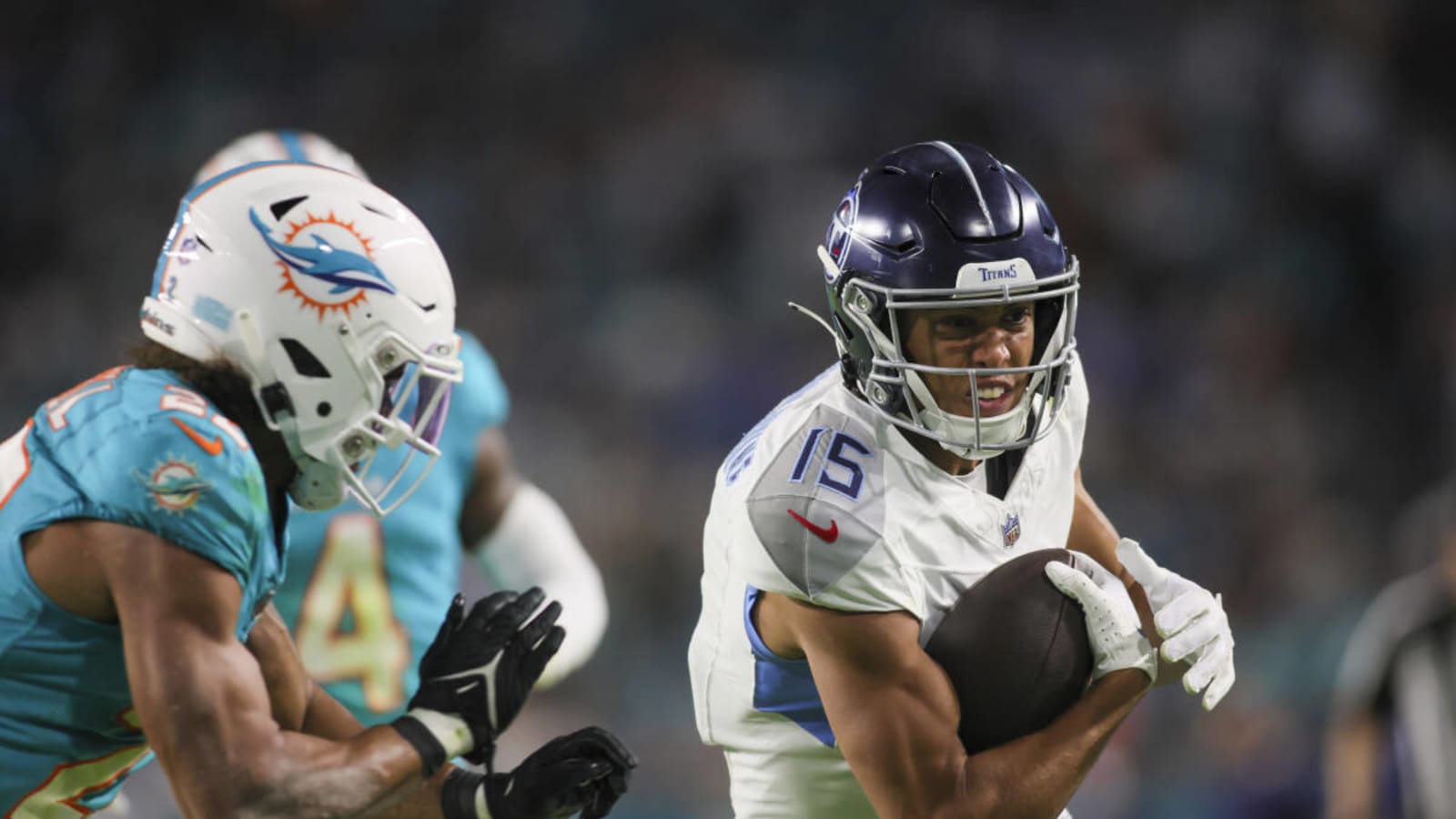 Titans keeping reliable WR Nick Westbrook-Ikhine