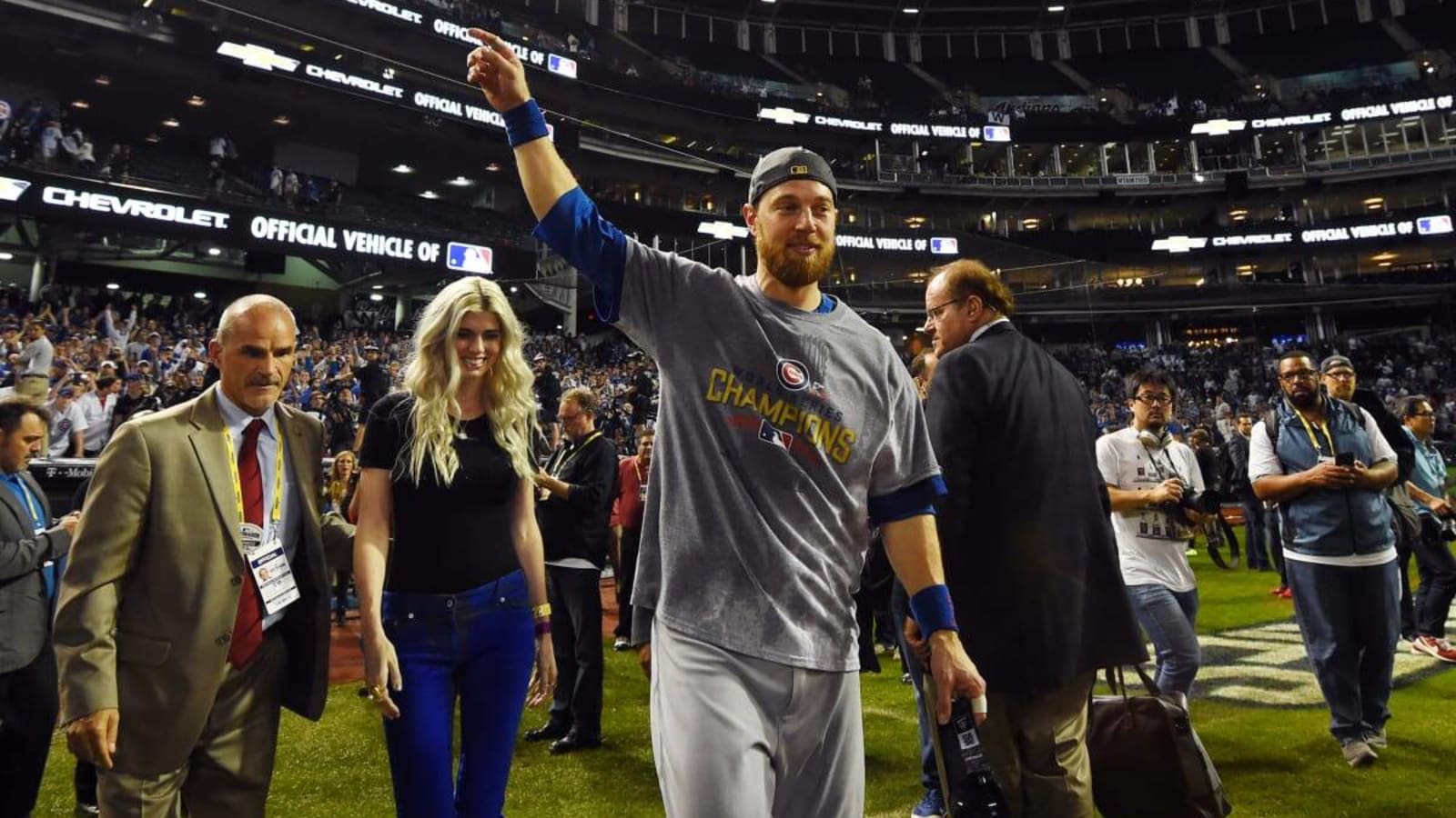 Cubs President Hoyer Examines Potential Zobrist Return