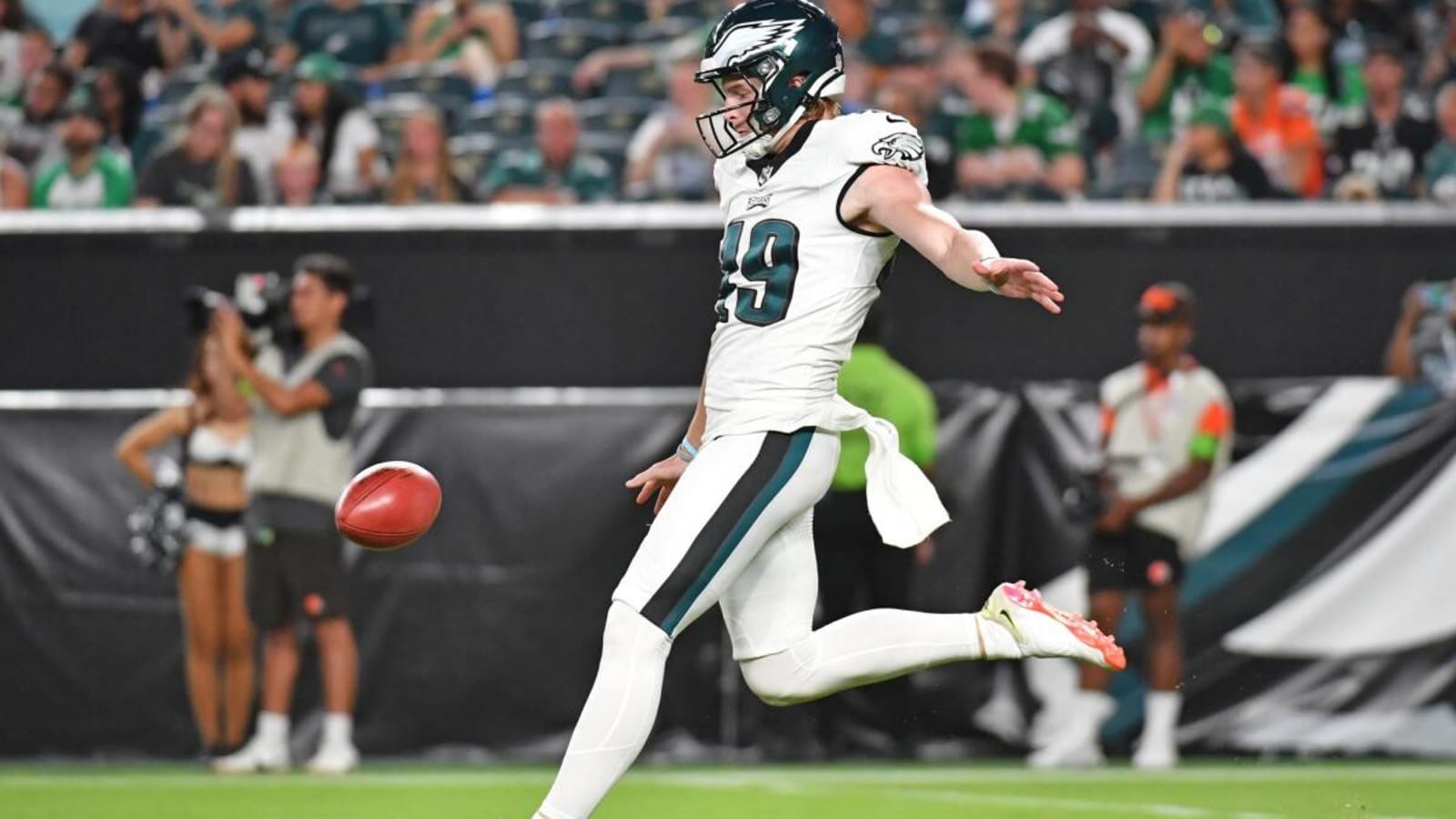 Tennessee Titans Make Series of Roster Moves Including Adding Punter Ty Zentner