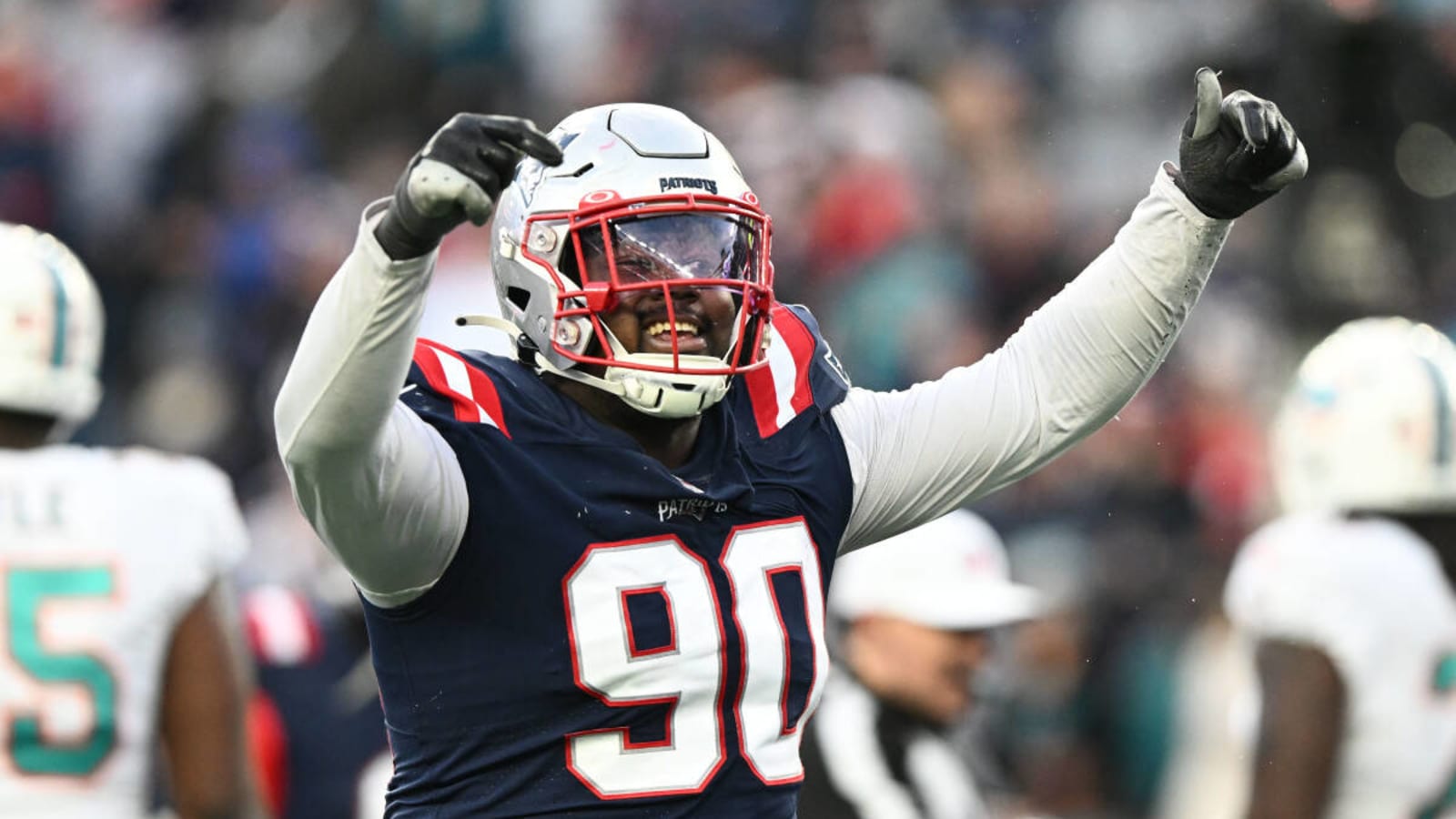 Patriots&#39; Christian Barmore had heartwarming reaction after interaction with Chiefs All-Pro