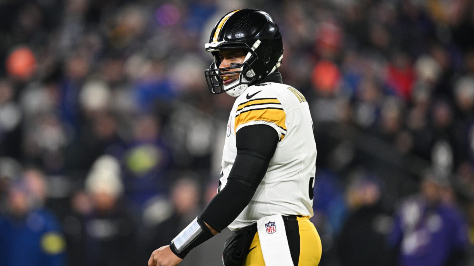 Steelers dự đoán sẽ ký hợp đồng với 2 QB, bao gồm cả cầu thủ vòng 1 gần đây, để thay thế Russell Wilson