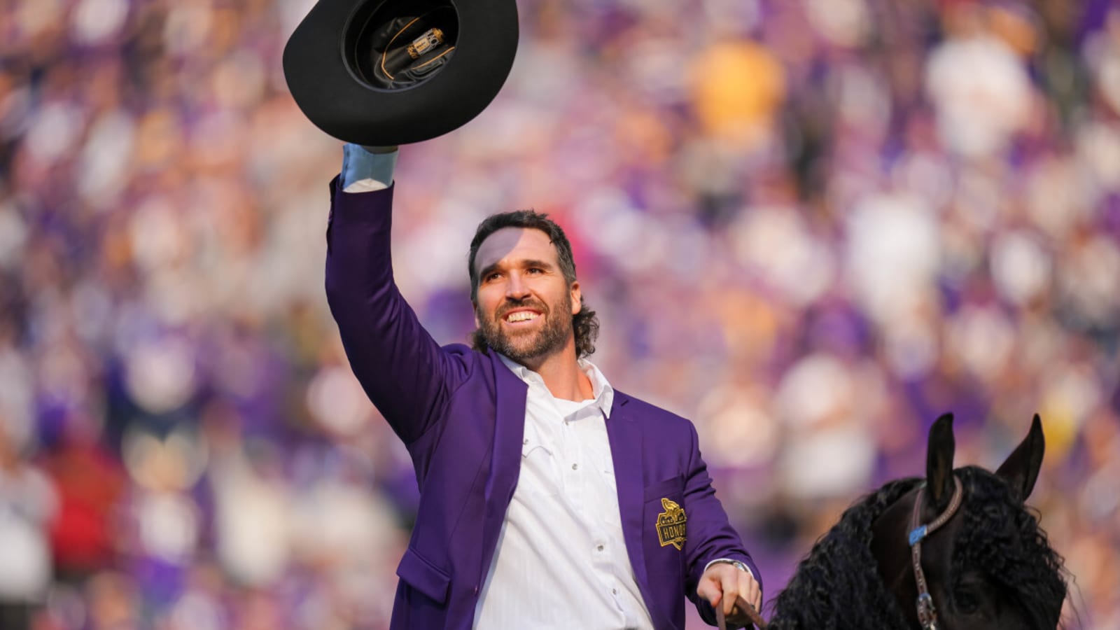Vikings DE Jared Allen finally gets the call he&#39;s been waiting for from the Hall of Fame