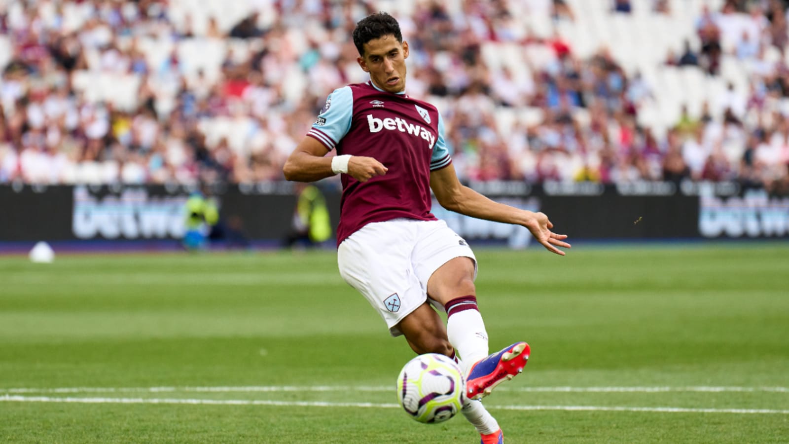Real Madrid considering shock bid for West Ham outcast