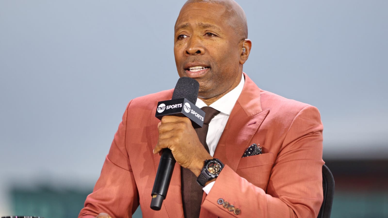 CBS Had To Replace Kenny Smith For Friday's NCAA Tournament Coverage
