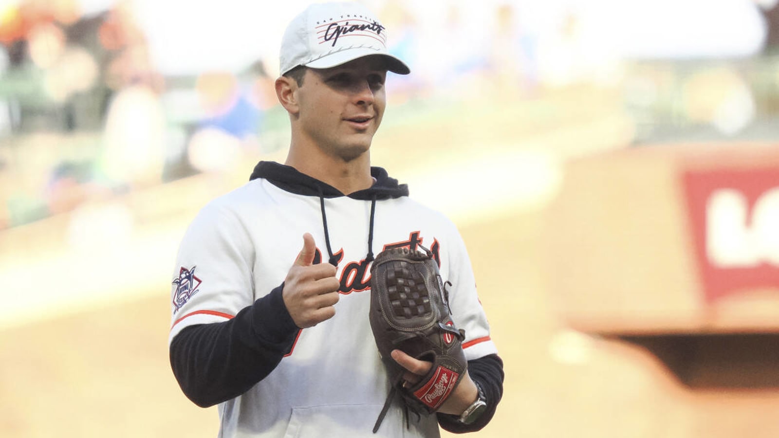 49ers QB Brock Purdy struggles for accuracy on ceremonial first pitch at Giants-Dodgers game