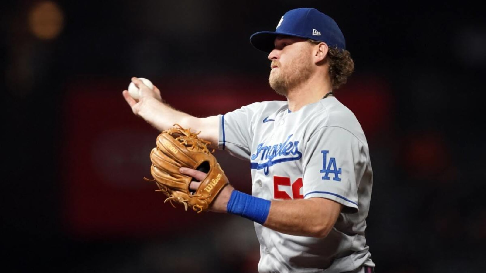 Former Dodgers Infielder Re-Signs With Hanshin Tigers in Japan
