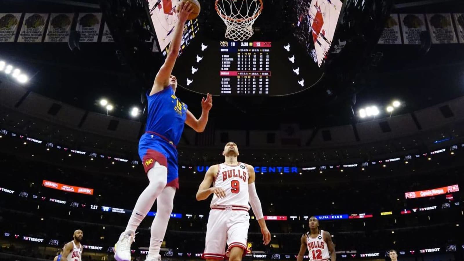 Chicago Bulls fans dejected after Nikola Jokic&#39;s night got cut short due to an ejection