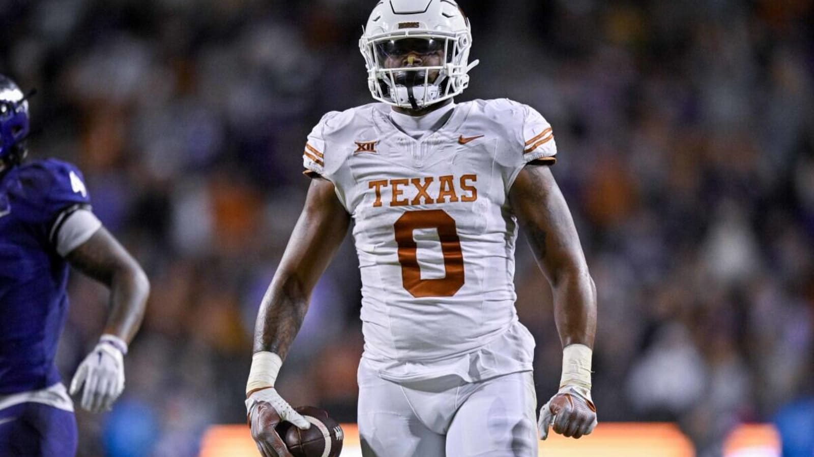 Ja&#39;Tavion Sanders Warns SEC as Texas Arrives: &#39;True Dominance&#39;