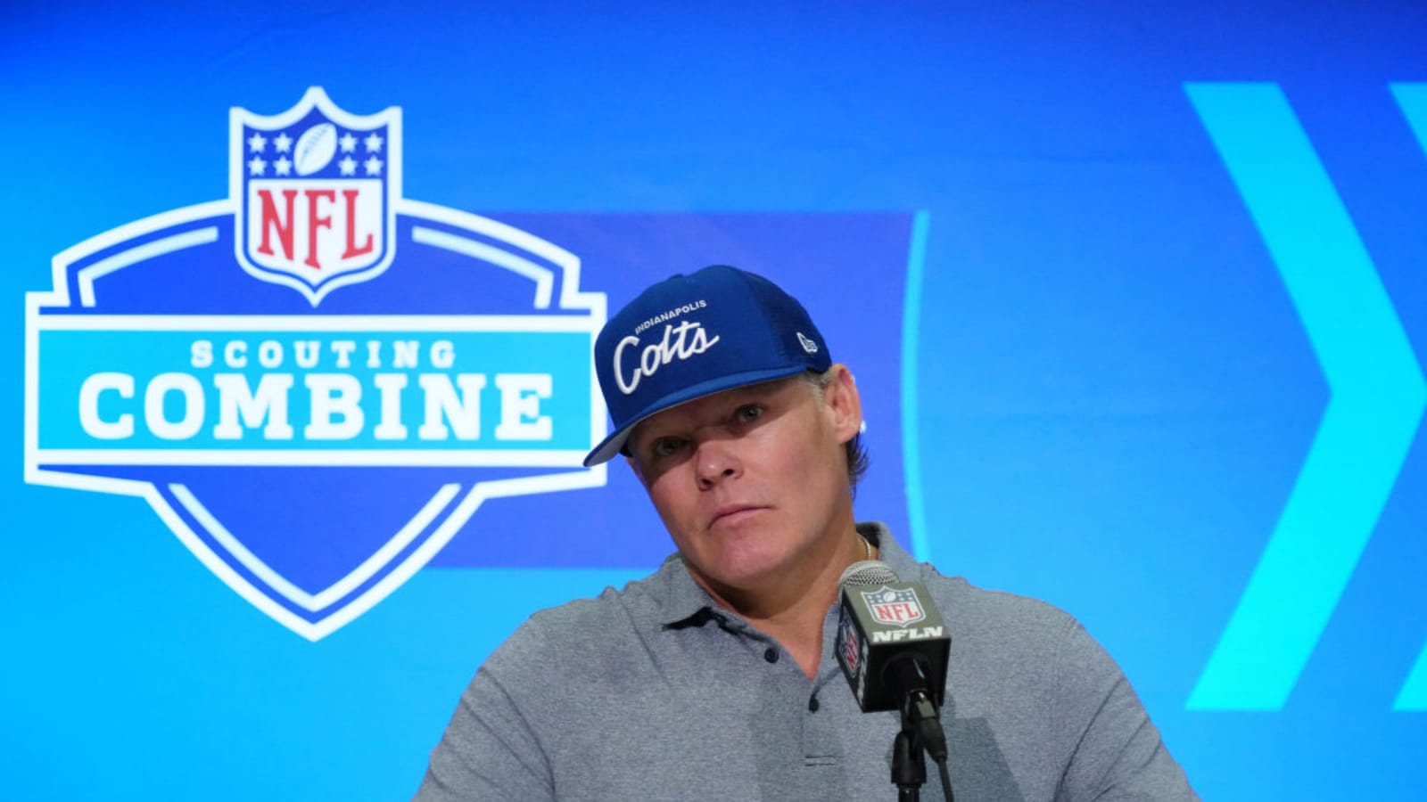 Would it be wise for the Colts to extend Ryan Kelly?