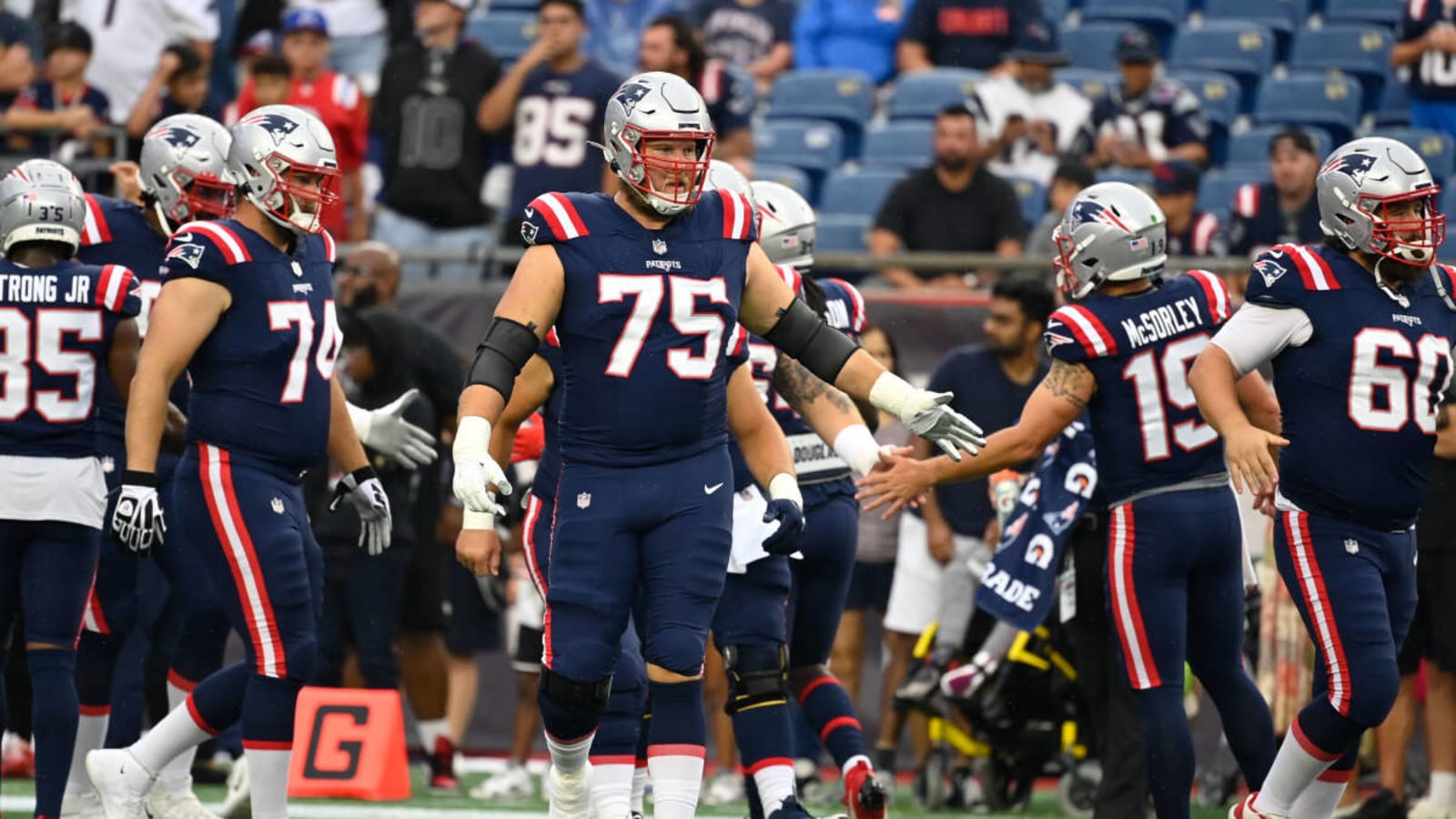 Patriots reportedly sign OT Conor McDermott to practice squad