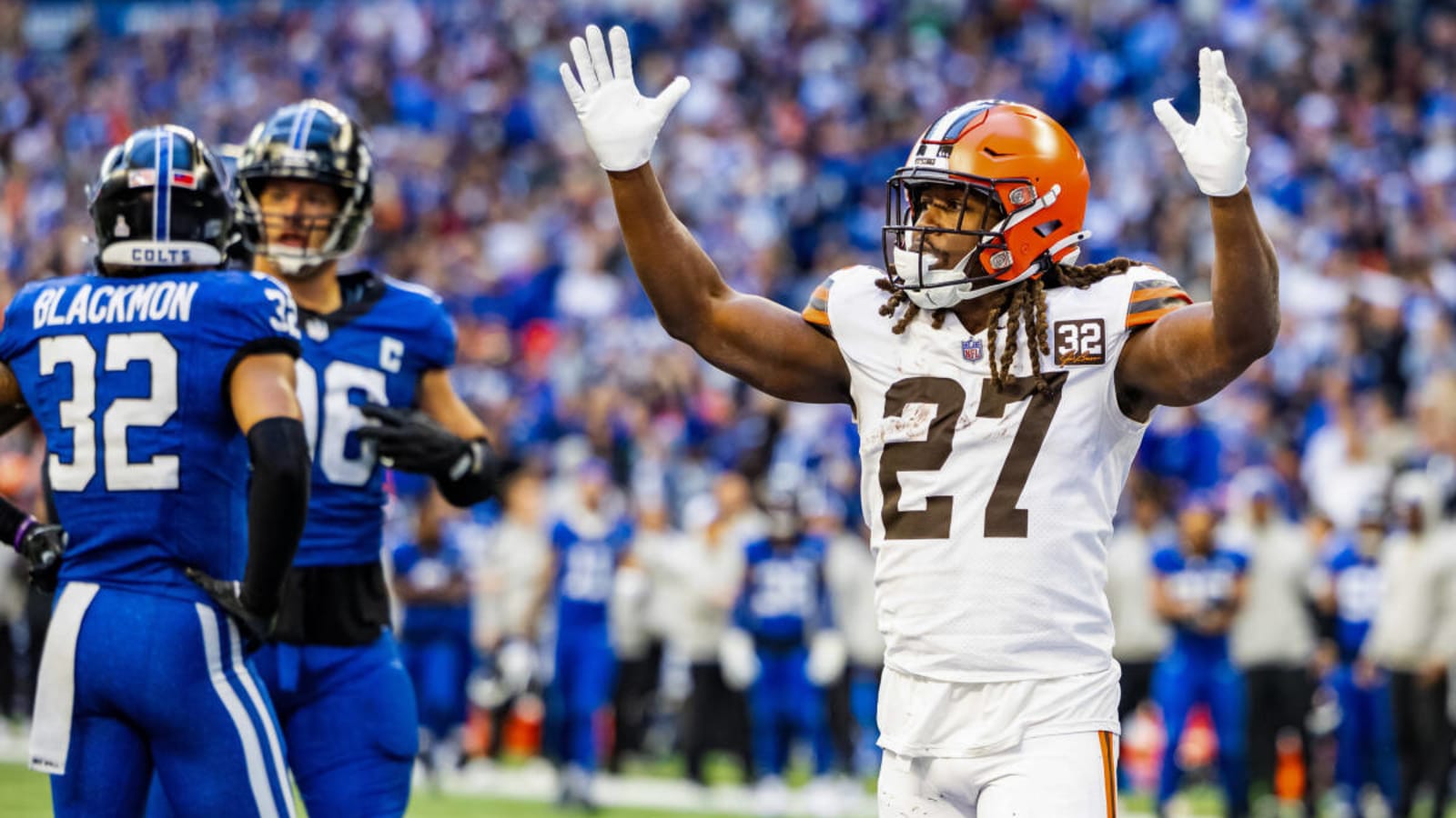 Browns' Kareem Hunt Giving Back Around the Holidays