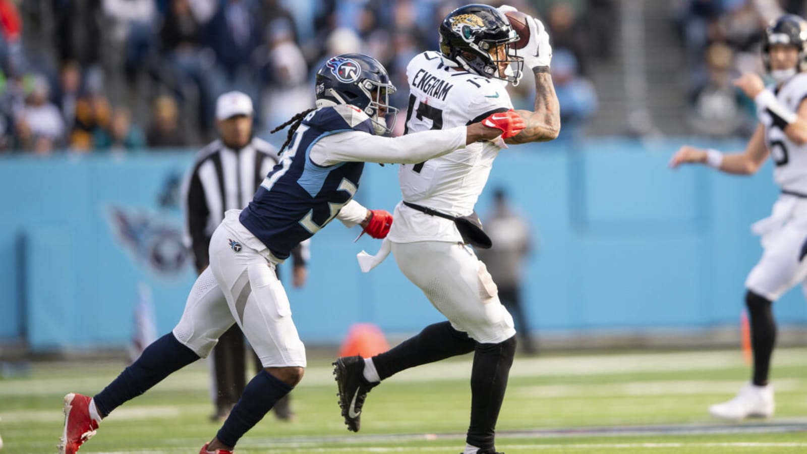 Jacksonville Jaguars sign a pair of veteran defensive backs to help bolster weak secondary
