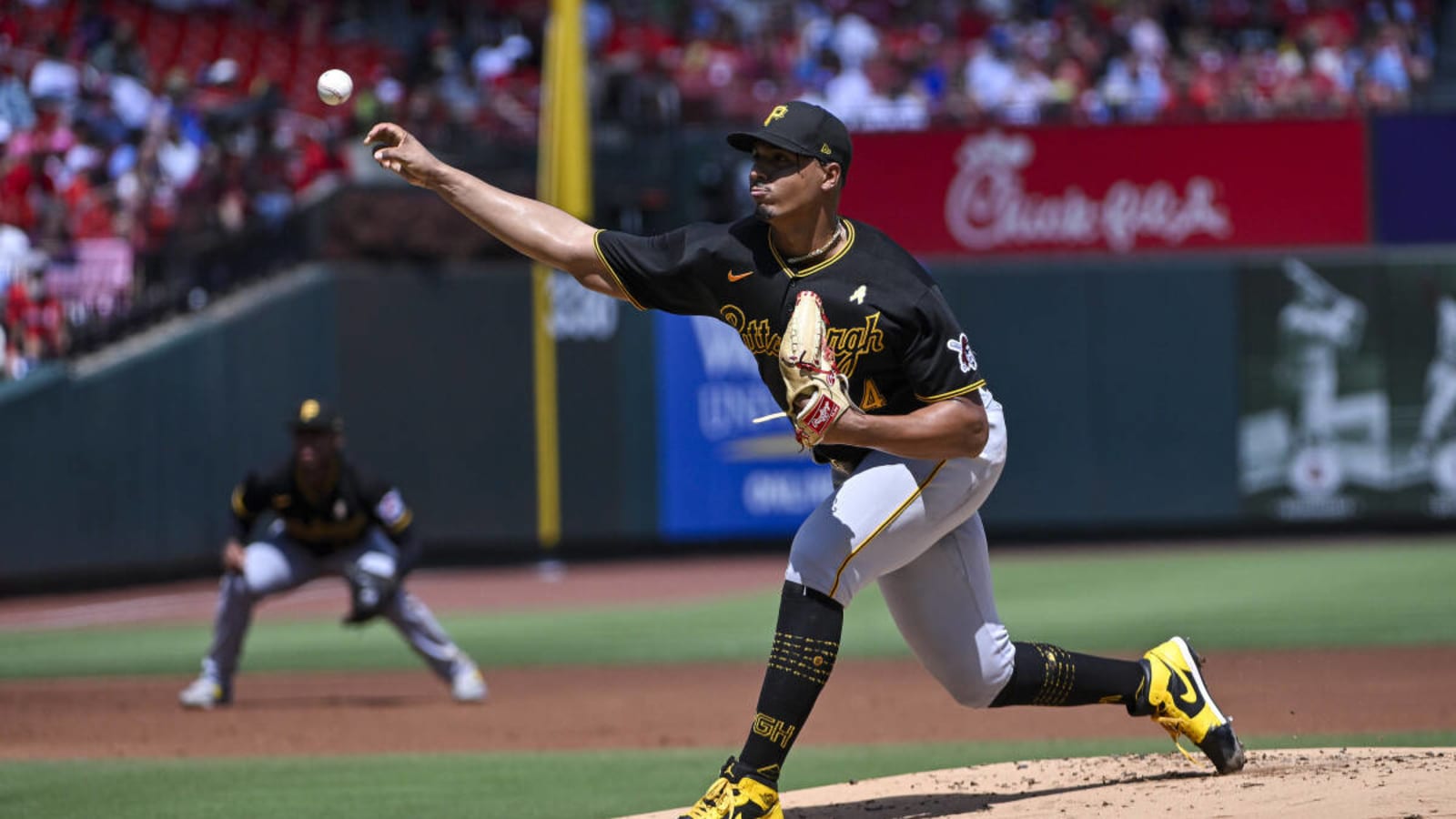 Pittsburgh Pirates&#39; Johan Oviedo Facing Elbow Injury, Tommy John Surgery on the Table