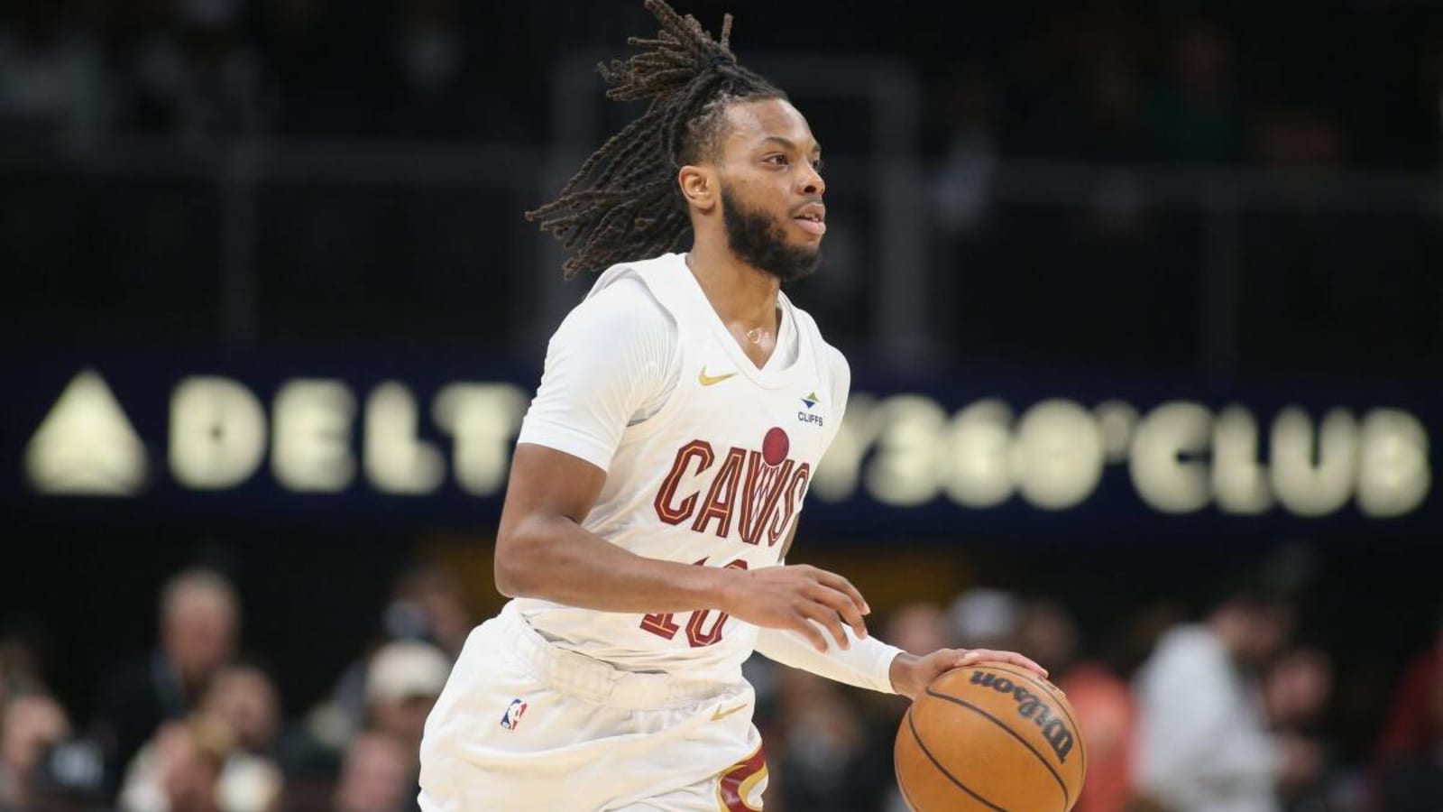 Darius Garland&#39;s Absurd Pass Went Viral In Suns-Cavs Game