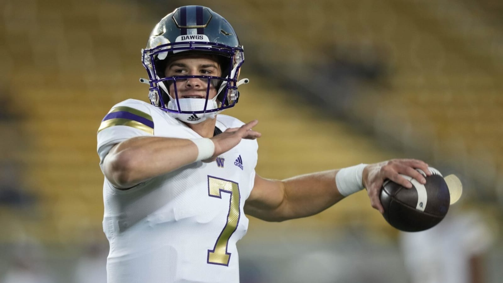 Former Five-Star QB Transfers to College Football Powerhouse