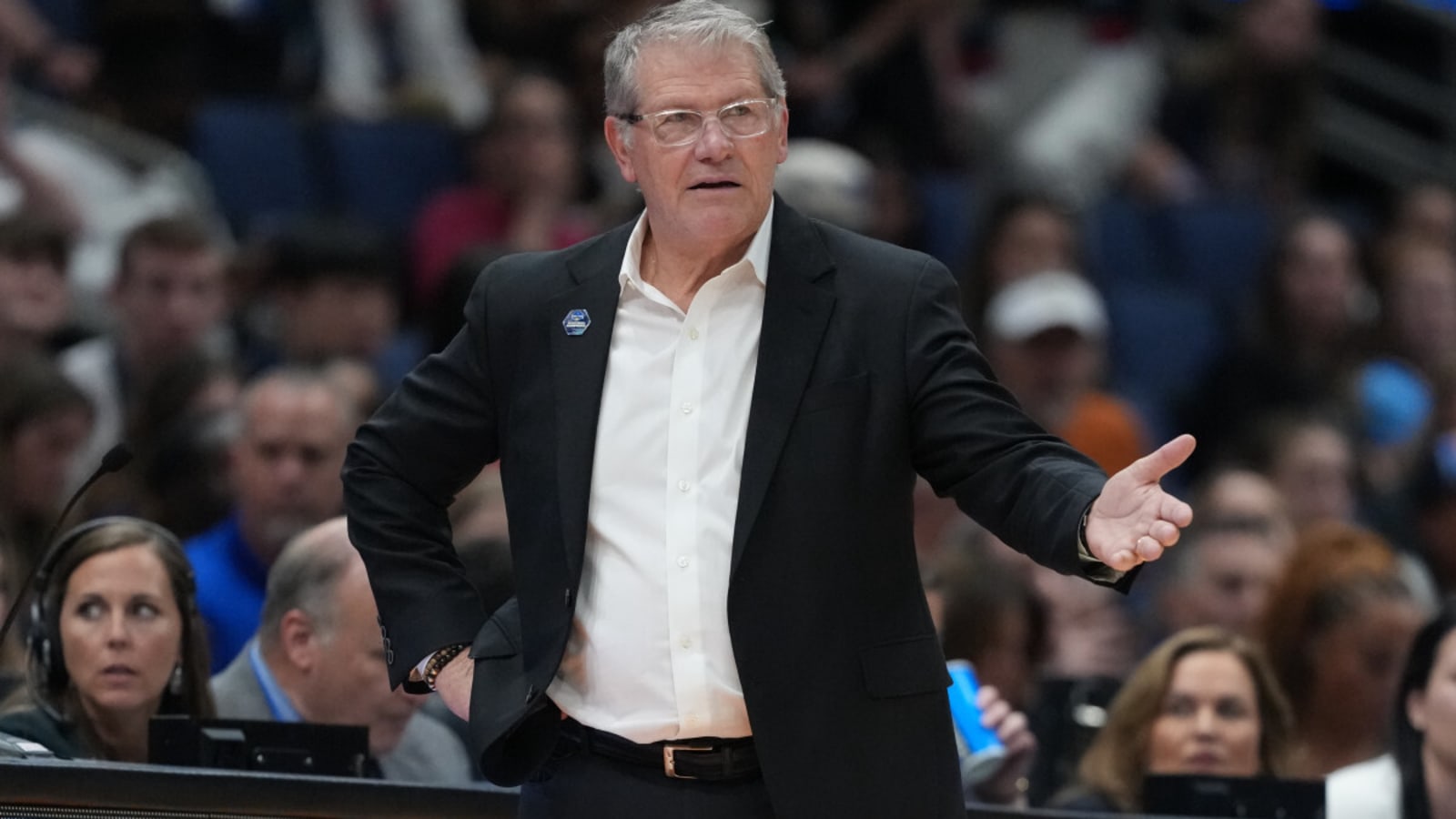 UConn’s Geno Auriemma Makes Kaitlyn Chen Statement on Monday