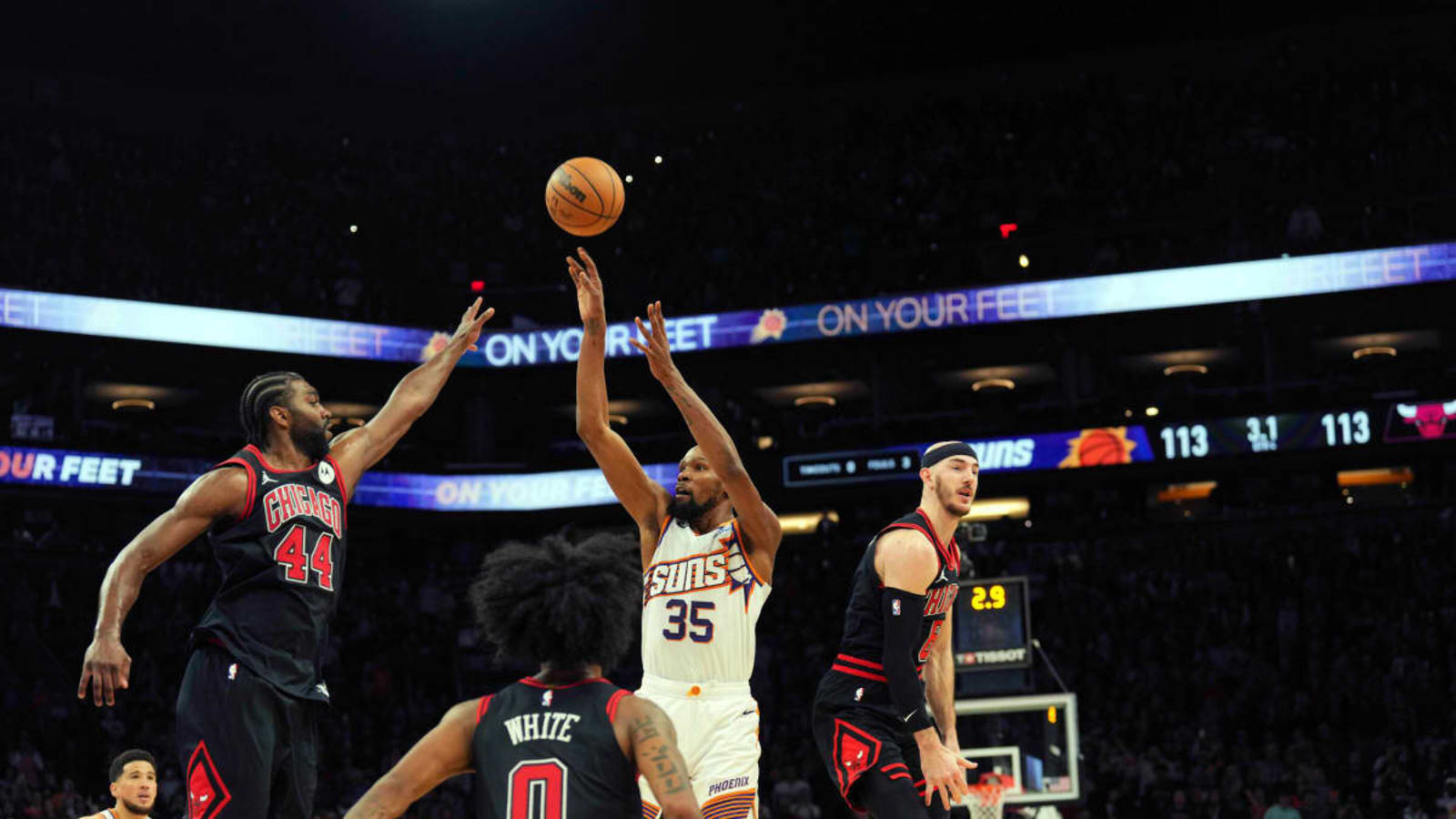 Kevin Durant rips the Chicago Bulls&#39; hearts out as he hits a game-winning jumper to lift the Phoenix Suns to a 115-113 win