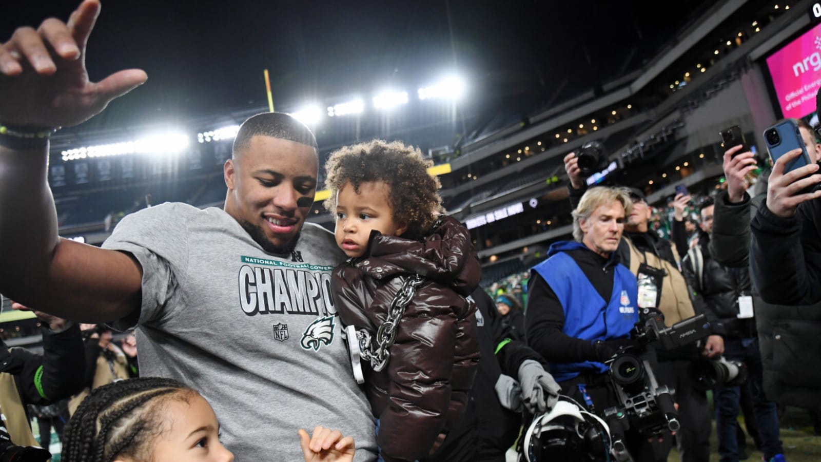 Saquon Barkley&#39;s Daughter Goes Viral for Heartwarming Message Before Super Bowl LIX
