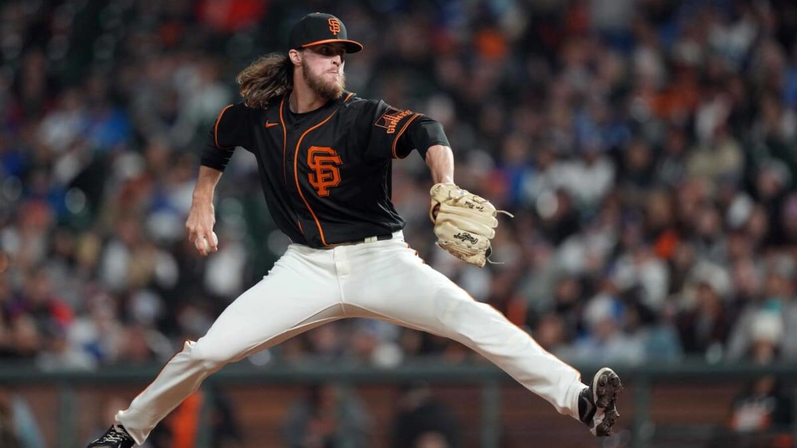  Giants hard-throwing reliever undergoes Tommy John surgery