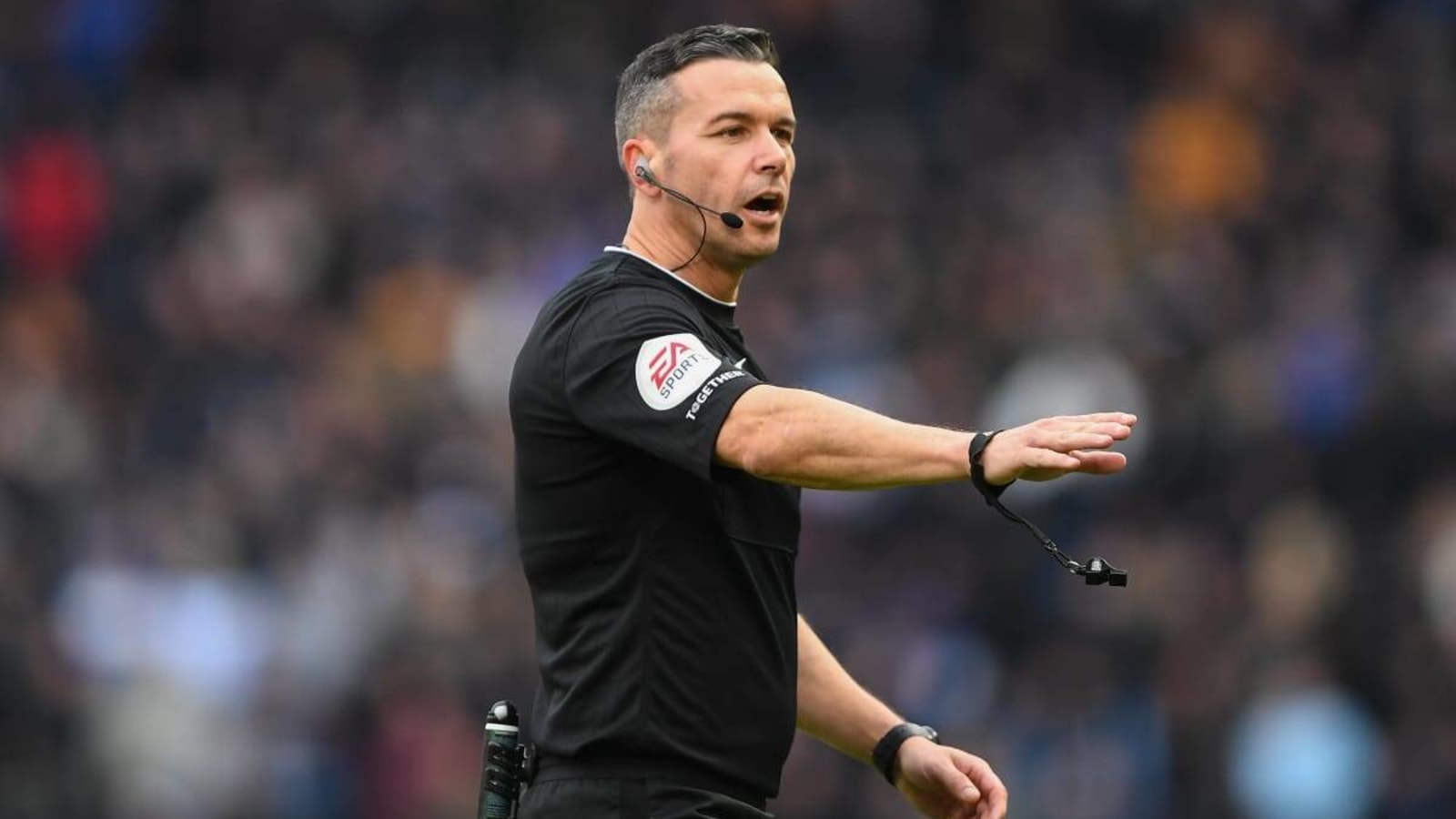 Who is the referee for Sunderland vs Leeds?