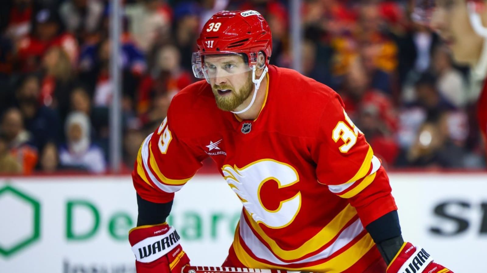 Flames’ Anthony Mantha leaves game against Canadiens with lower-body injury