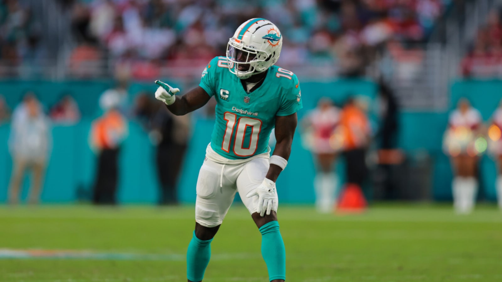 Dolphins’ Tyreek Hill Focused on Being a Team Leader in 2025