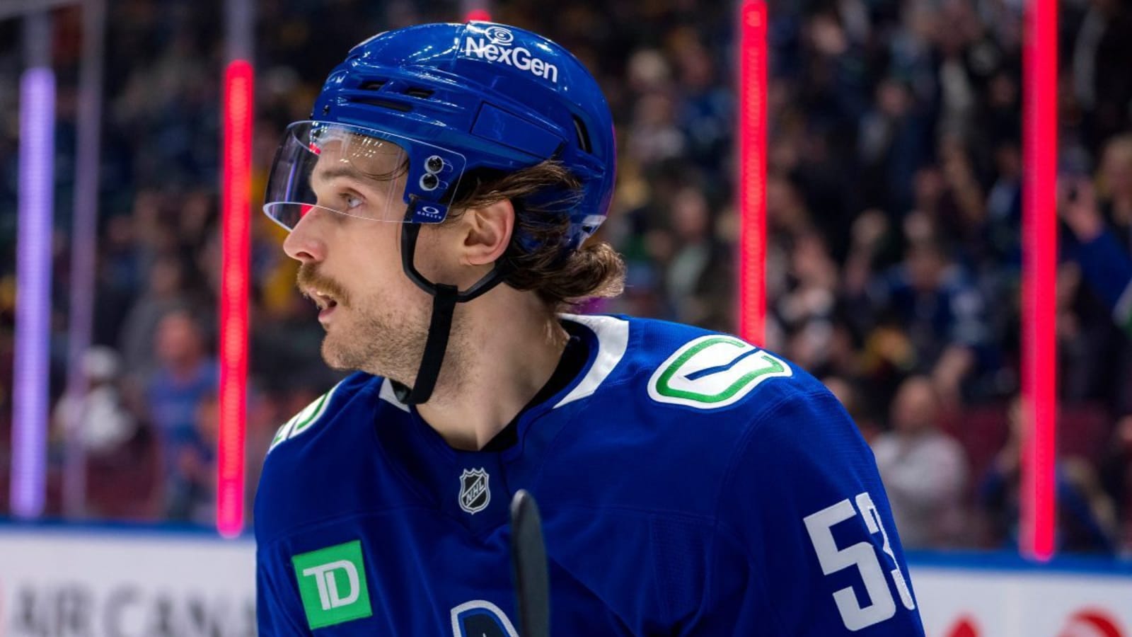 Teddy Blueger’s mom wins 50/50 during Canucks game