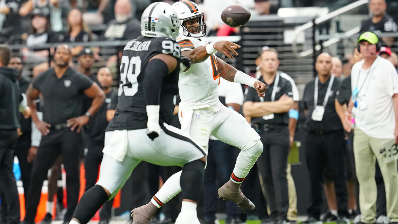 Las Vegas Raiders make roster moves ahead of matchup with Kansas City