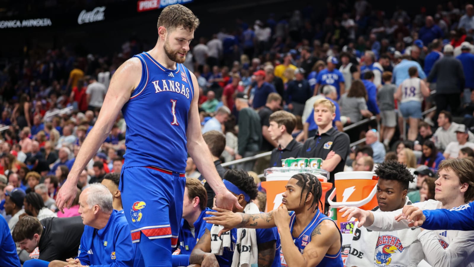 Kansas Star Hunter Dickinson&#39;s NBA Mock Draft Predictions Are Concerning