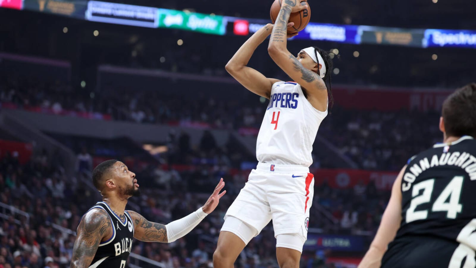 Former Kentucky standout dunks on one of the NBA&#39;s best players