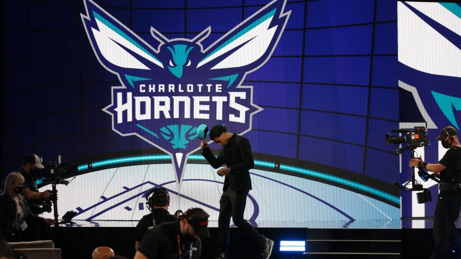  Charlotte Hornets Reportedly Release Recent NBA 1st-Round Pick