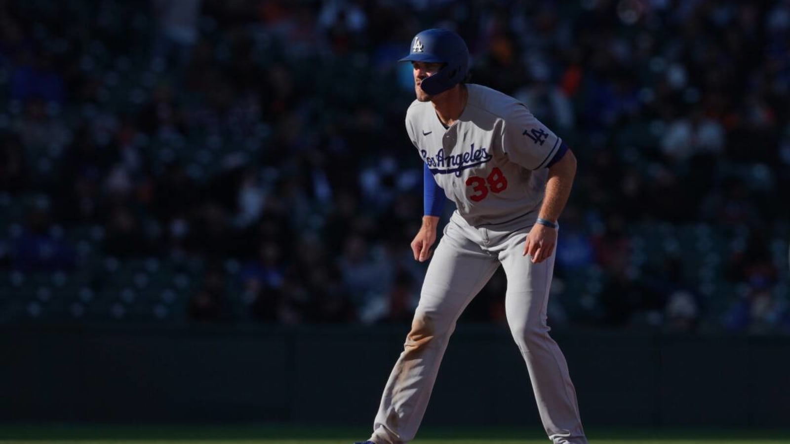 Former Dodgers Top Outfield Prospect Signs With Texas Rangers as Pitcher