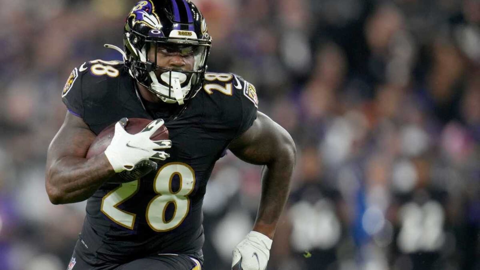 Former Panthers, Ravens RB Mike Davis calls it a career after eight seasons