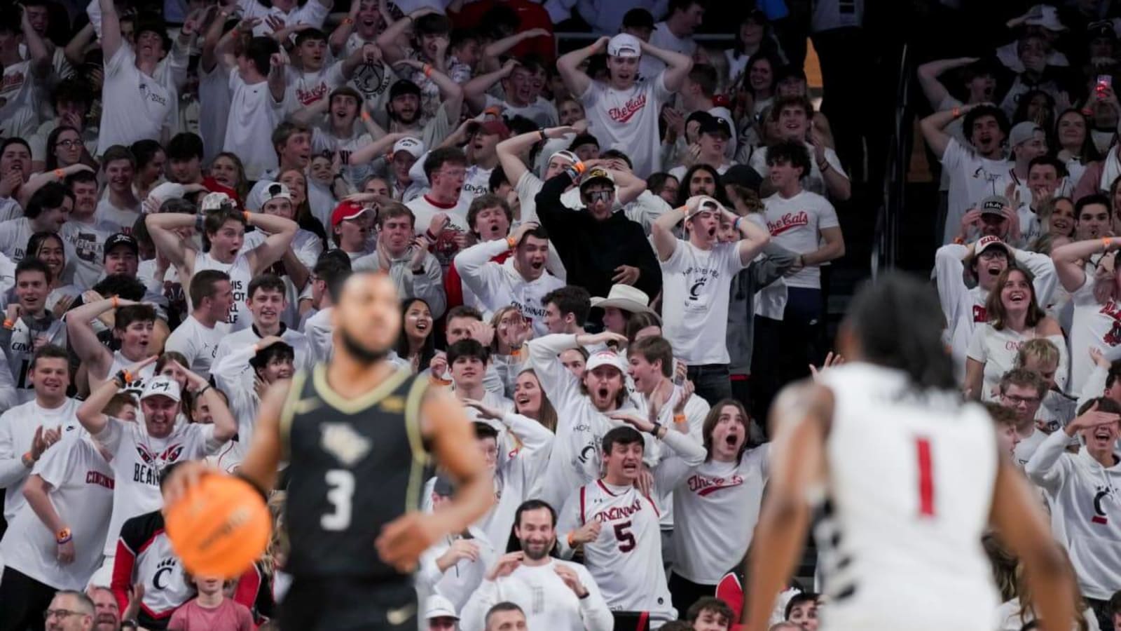 Cincinnati Bearcats Enter West Virginia Matchup as Betting Favorites