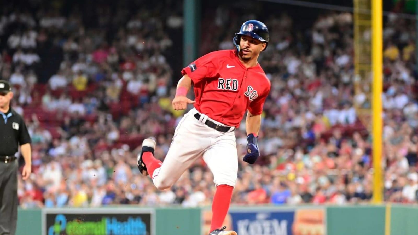 Speedy Boston Red Sox Prospect Breaks Franchise Record on Sunday