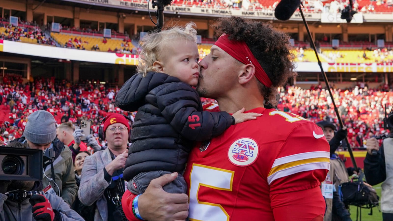 Mahomes Shares Adorable Moment With Son Bronze Over &#39;Real Name&#39;